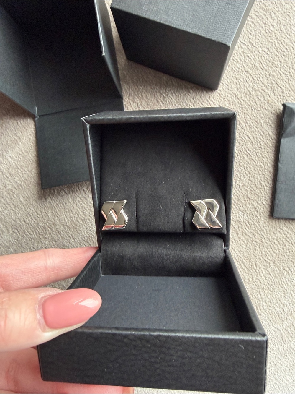 VERSACE Silver Greca Earrings Brand New - Picture 5 of 7